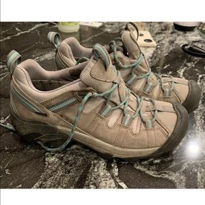 Women’s Keen targhee II gray leather hiking shoes